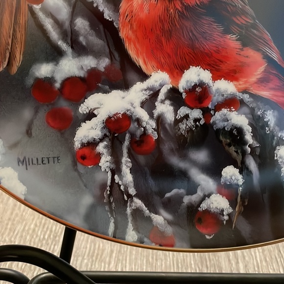 Winter Cardinals decorative plate - Picture 3 of 6